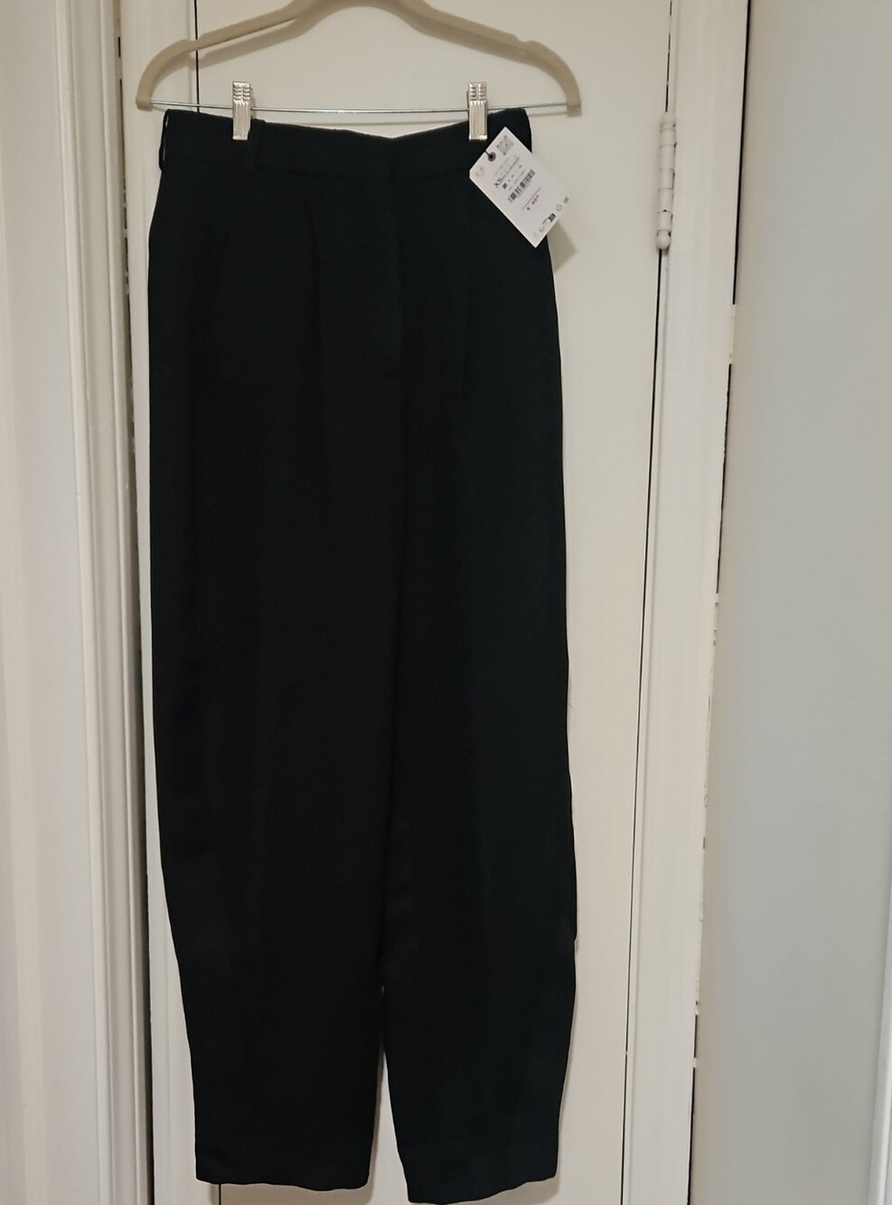 Zara Black High-Waist Pleated Trousers